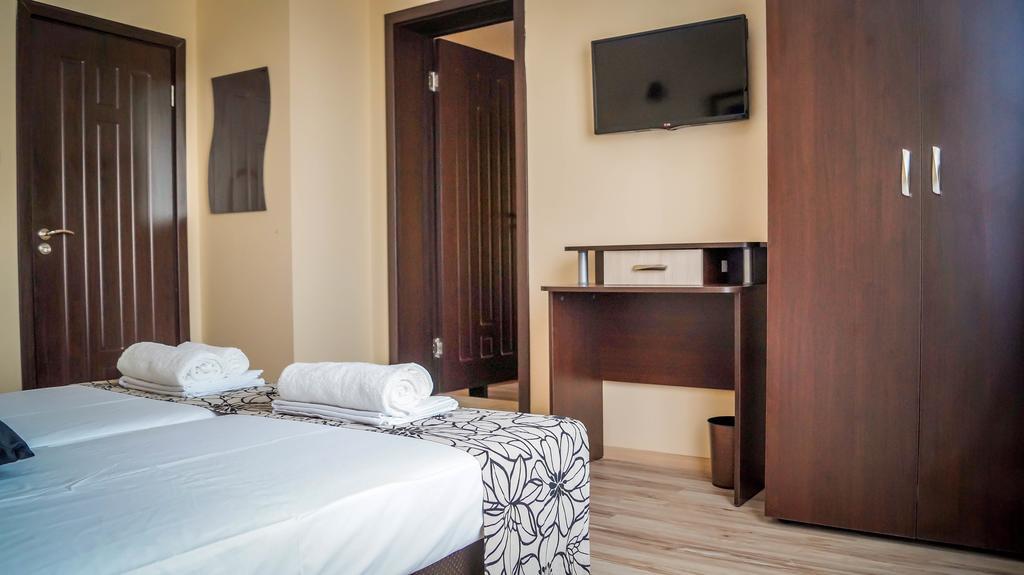 Guest House Meridi Priseltsi Exterior photo