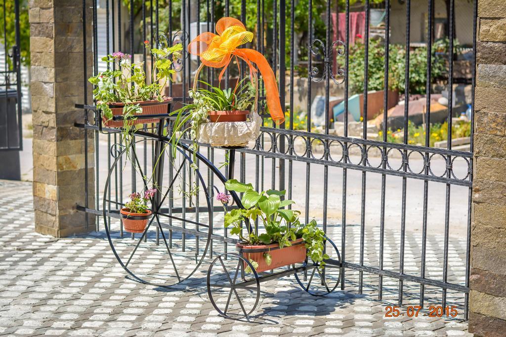 Guest House Meridi Priseltsi Exterior photo